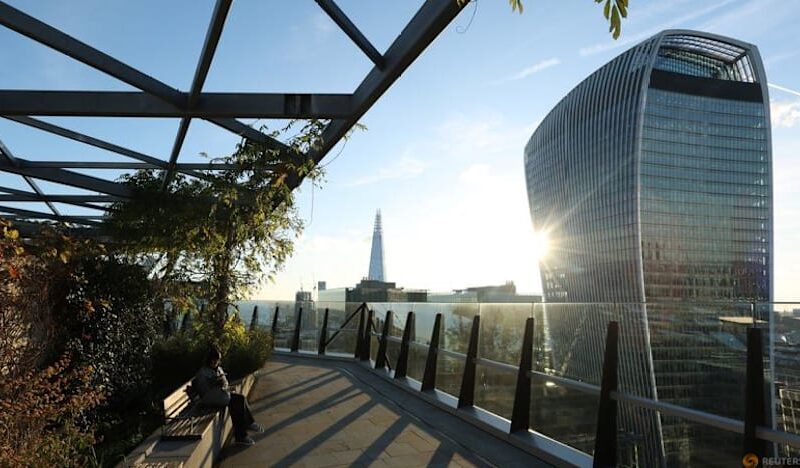 London reclaims top European tech spot from Paris, Dealroom says