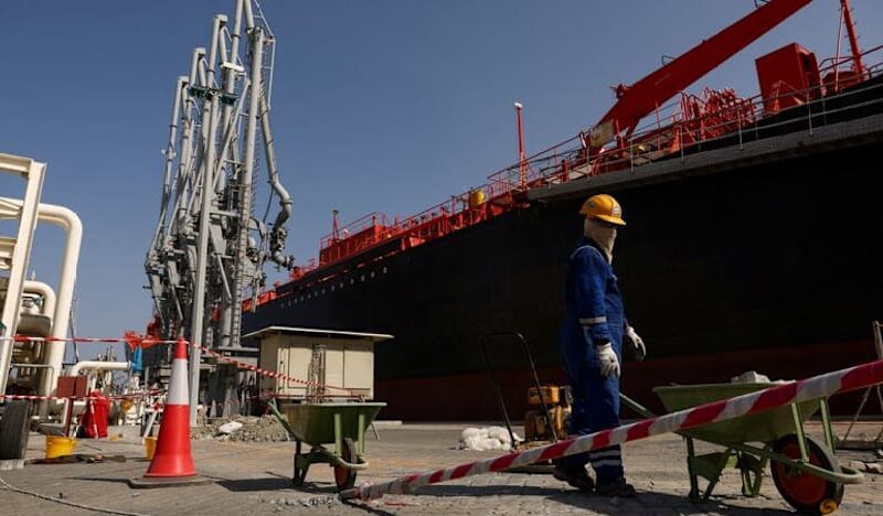 Oil rebounds after news of US strikes on Iranian military site