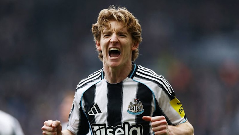 Newcastle and England winger Gordon heading to Barcelona for a medical