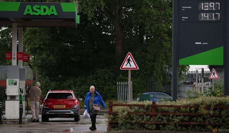 UK grocer Asda taps Ocado to revamp online business