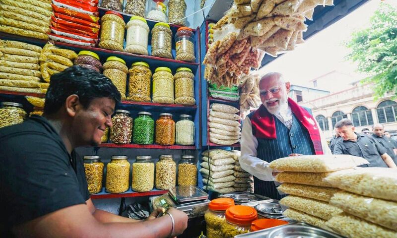 Security stepped up at Jhalmuri stall which PM visited during WB election campaign