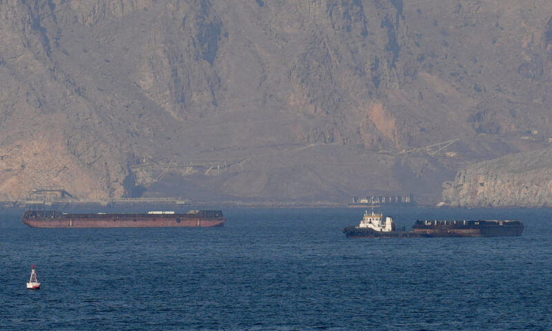 Iran and Oman in Talks Over Strait of Hormuz Ship Payment System