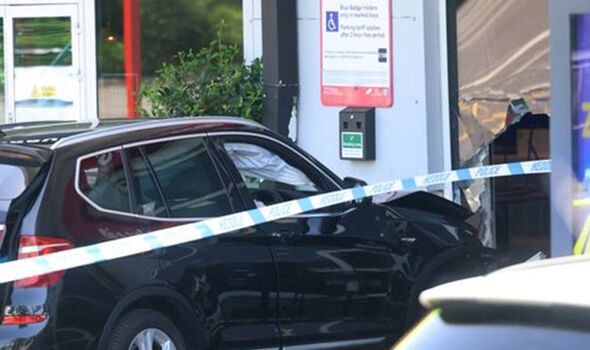 Cardiff Gate LIVE: 8-year-old rushed to hospital as car ‘crashes into building’ on M4