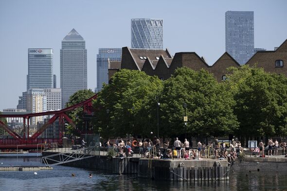POLL: Should there be a maximum legal temperature limit for the workplace in the UK?