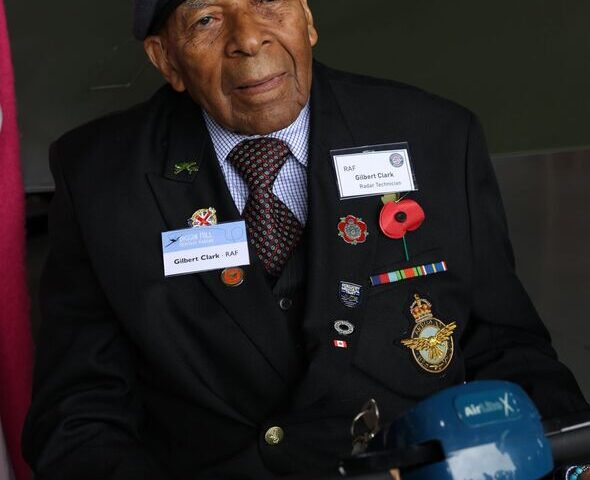 Tributes paid to WWII warrior and great-great-grandfather of 3 after death at 100