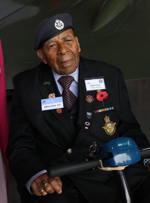 Tributes paid to WWII warrior and great-great-grandfather of 3 after death at 100