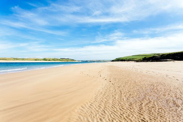 Tragedy as man dies after trying to save family members at Cornwall’s Tregirls Beach