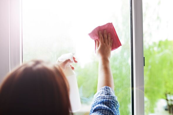 Homeowners told to spray vinegar around doors and windows this week