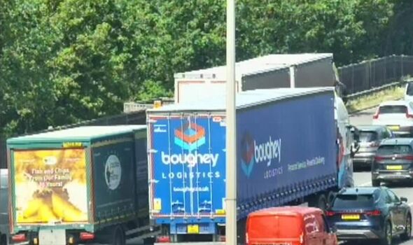 M25 traffic LIVE: Chaos on major motorway as horror multi-vehicle crash sparks closure