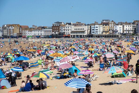 Urgent 52 hour heat health alerts for 3 UK areas as 32C blast hits – full list