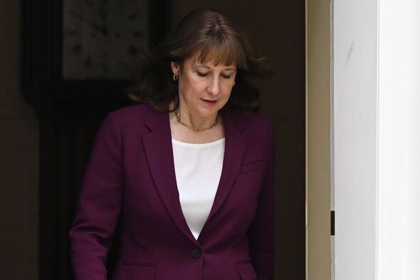 Rachel Reeves set to introduce yet another tax on UK pubs in ‘attractive locations’