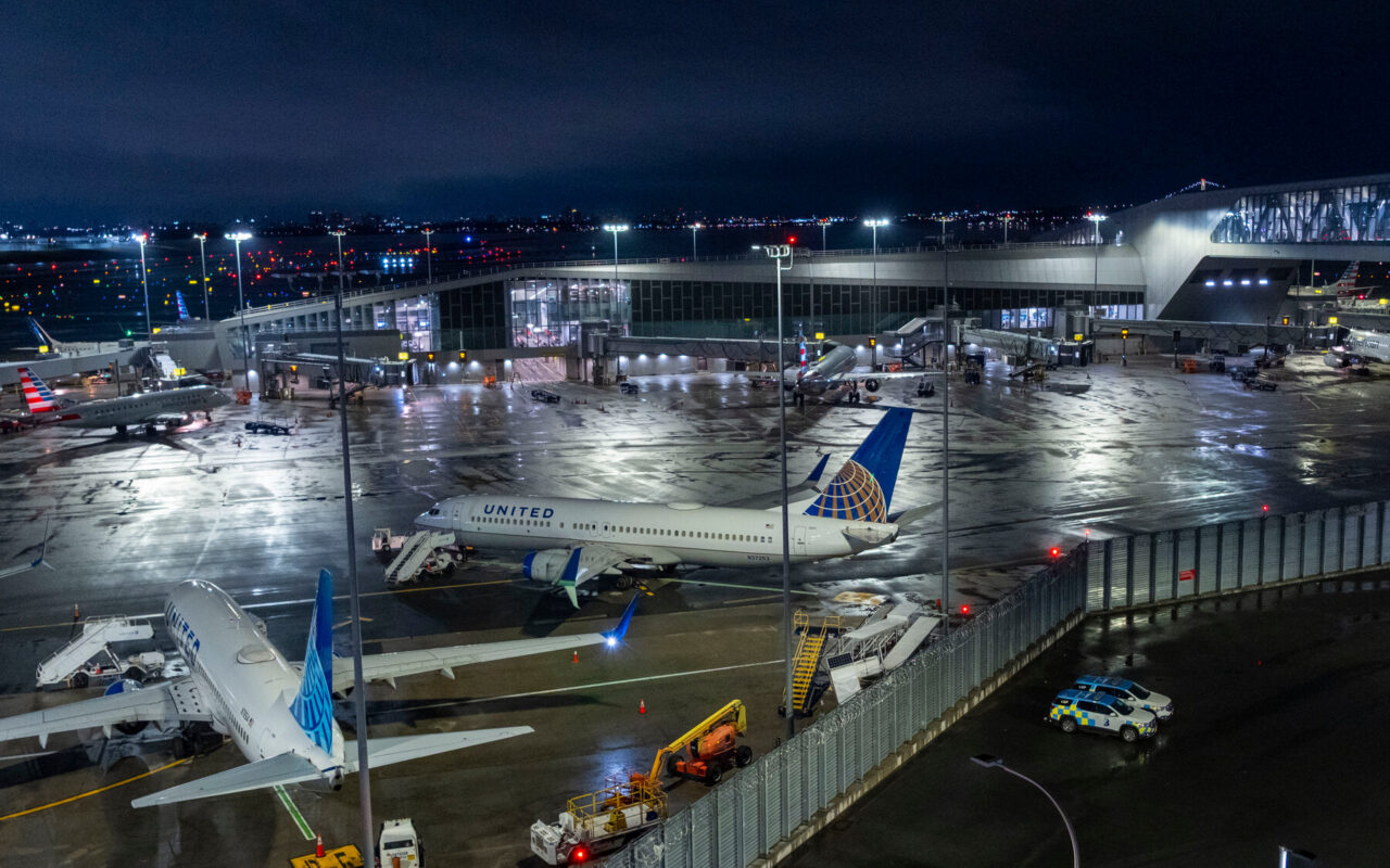 Sinkhole Keeps LaGuardia Runway Closed for a 3rd Day, Causing Delays