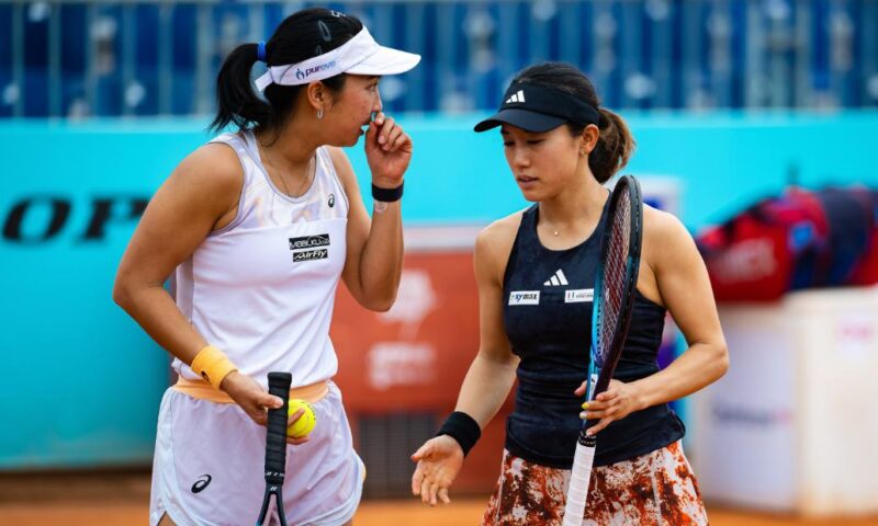 Doubles pair disqualified from French Open after ball hits ball girl