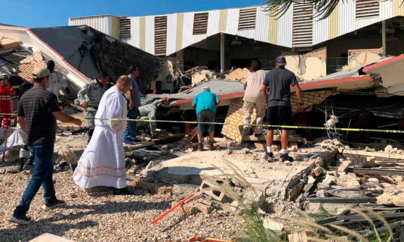 11 killed after Mexico church roof collapses