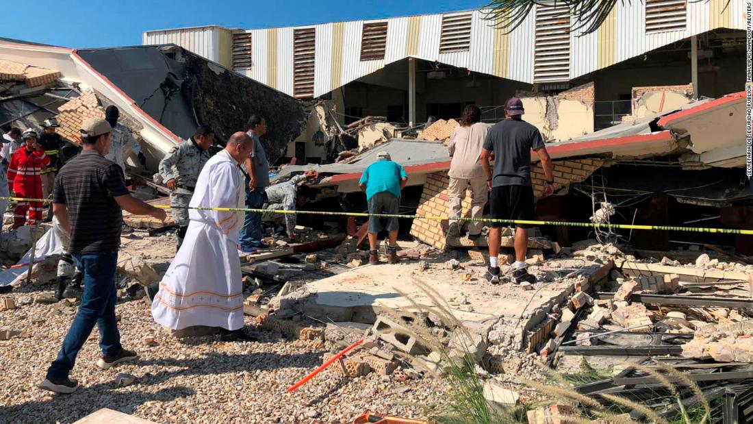 11 killed after Mexico church roof collapses
