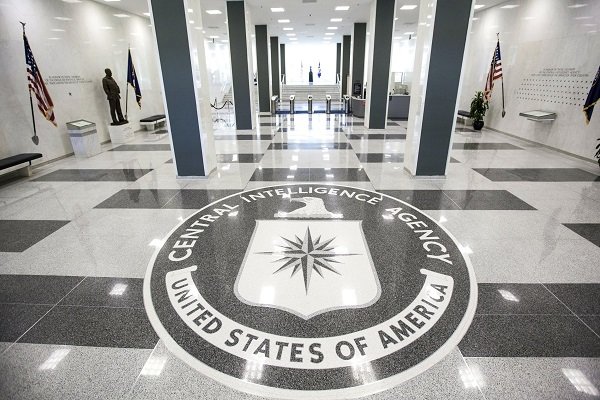اعتقال مسؤول سابق في وكالة المخابرات المركزية الأمريكية (CIA) بتهمة سرقة الذهب والنقود