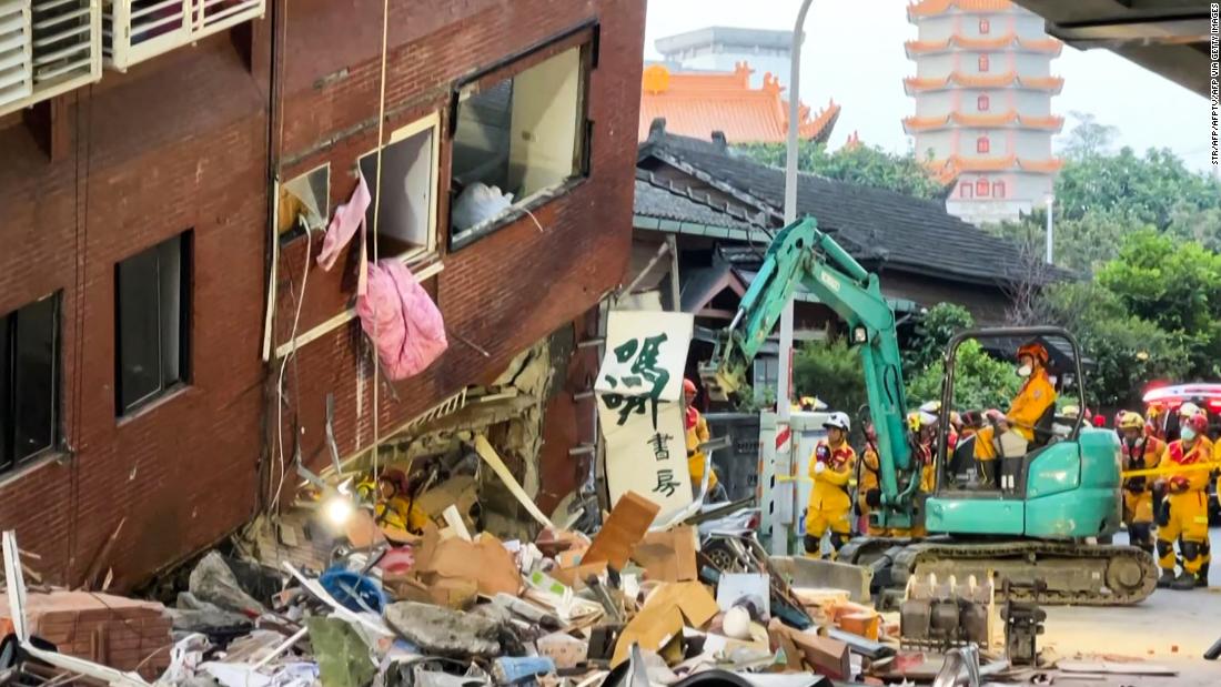 Hundreds stranded after deadly 7.4 magnitude quake hits Taiwan