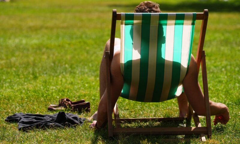 Heat to rise to possible record-breaking highs over rest of bank holiday weekend