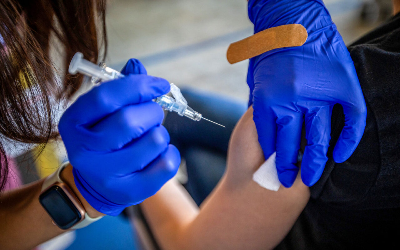 FDA panel recommends updating covid shots to target XFG strain