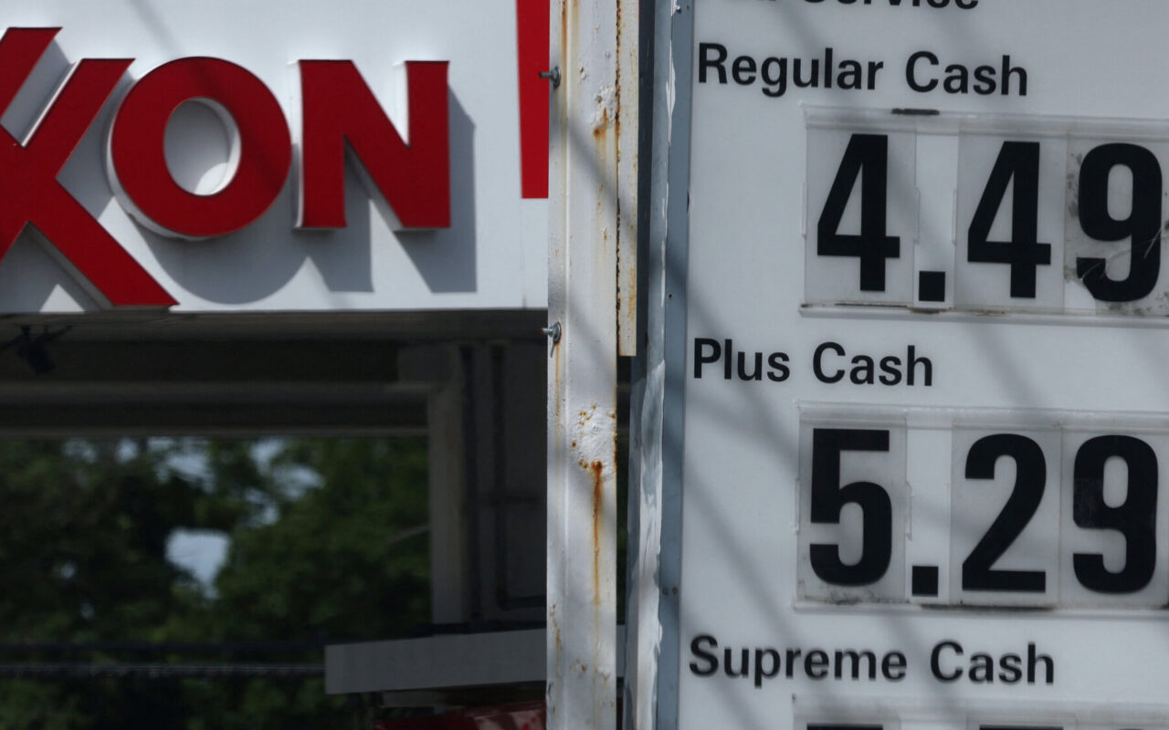 Oil Prices Fall on News of Possible Iran Deal
