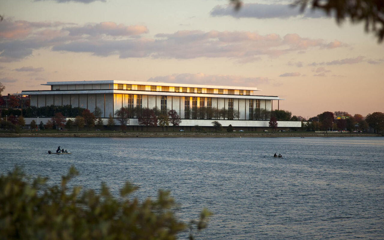 Judge temporarily blocks Kennedy Center closure and orders removal of Trump’s name from building