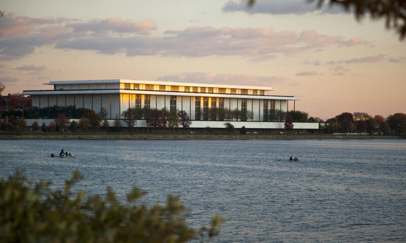 Judge temporarily blocks Kennedy Center closure and orders removal of Trump’s name from building