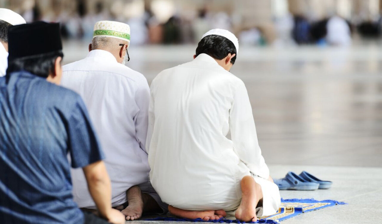 من ترك صلاة الجمعة بسبب النوم في عشر ذي الحجة.. احذر 3 عقوبات مضاعفة