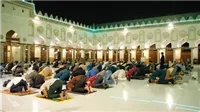 التبكير إلى المساجد قبل صعود الإمام للمنبر ينعش الأجواء الإيمانية