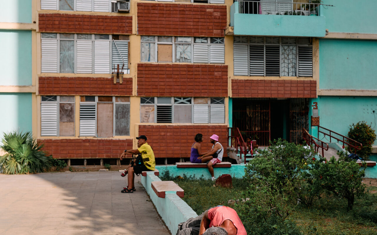 Cubans Cook With Charcoal and Wood Fires to Survive During Energy Crisis