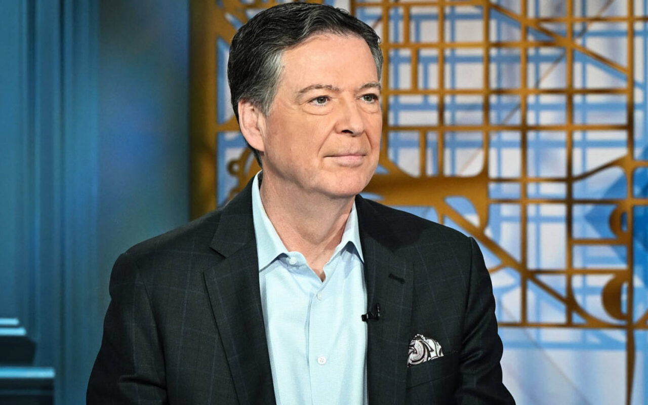 James Comey’s seashells photo trial set for October