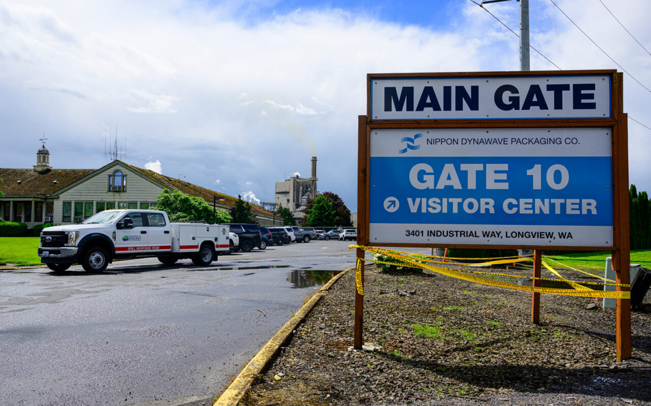 6 bodies recovered from Washington paper mill as effort to dilute contaminated water is underway