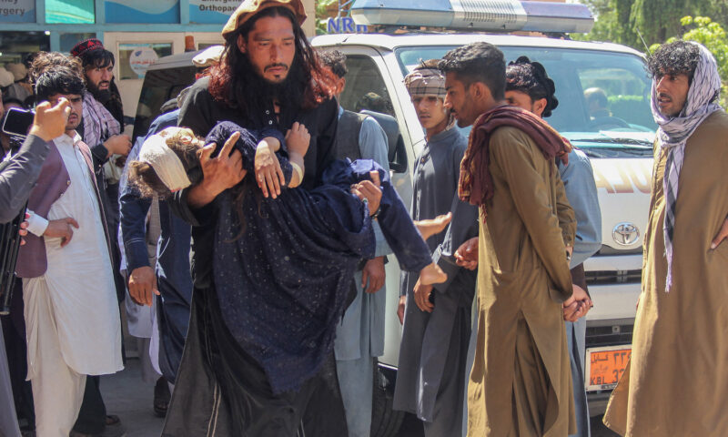 Truck carrying returning refugees crashes in eastern Afghanistan, killing 22