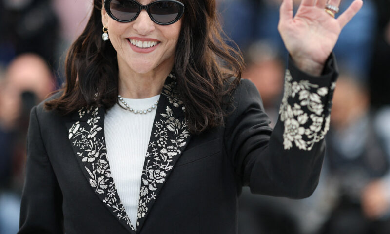 Julia Louis-Dreyfus to Star in ‘Other Desert Cities’ on Broadway
