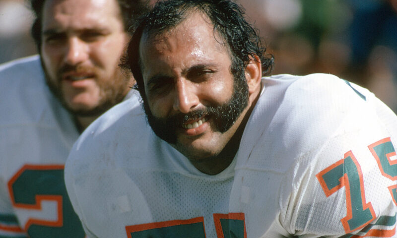 Manny Fernandez, Bulwark of Dolphins’ Defense, Dies at 79