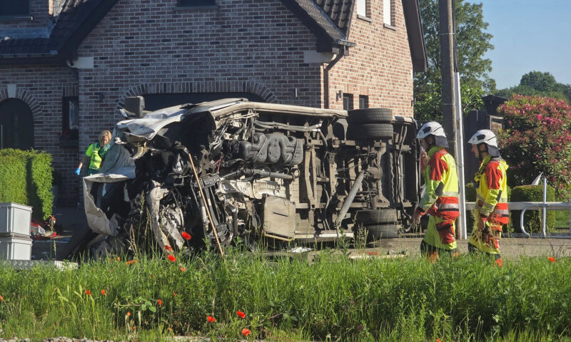 Train Hits School Minibus in Belgium, Leaving at Least 4 Dead