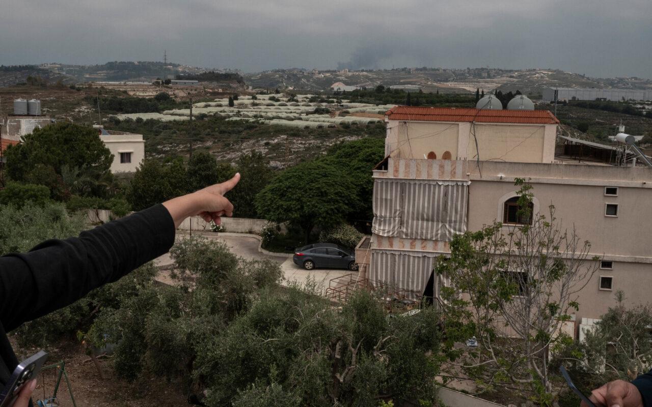 Residents Watch as Israeli War Planes Circle Over Southern Lebanon