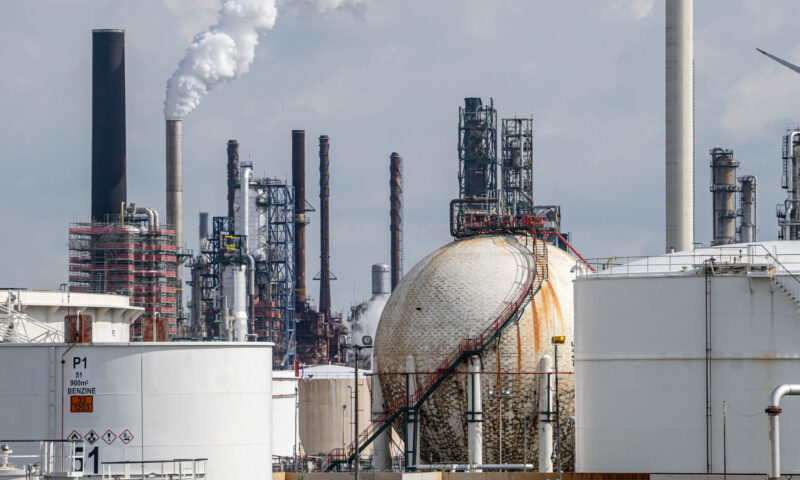 Oil Prices Climb and Stocks Fall After U.S. Strikes Iranian Drones