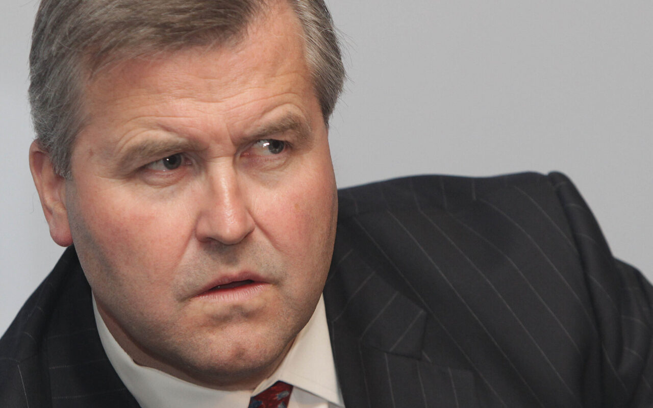 Fired BP Chair Manifold Rejects ‘Lies’ About His Ouster