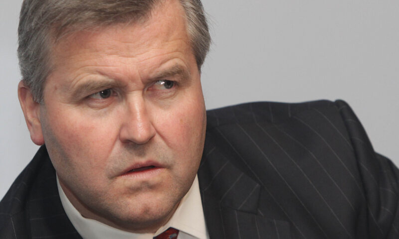 Fired BP Chair Manifold Rejects ‘Lies’ About His Ouster