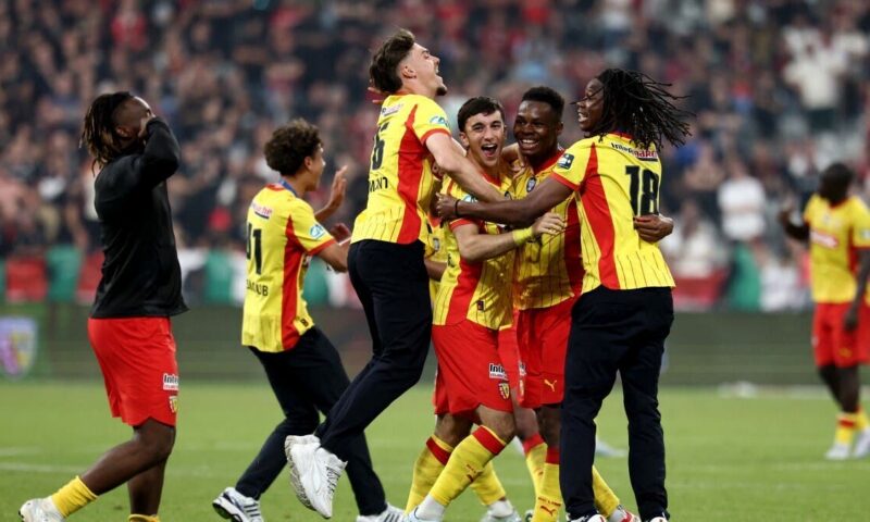 لانس يهزم نيس ويتوج بطلاً لكأس فرنسا