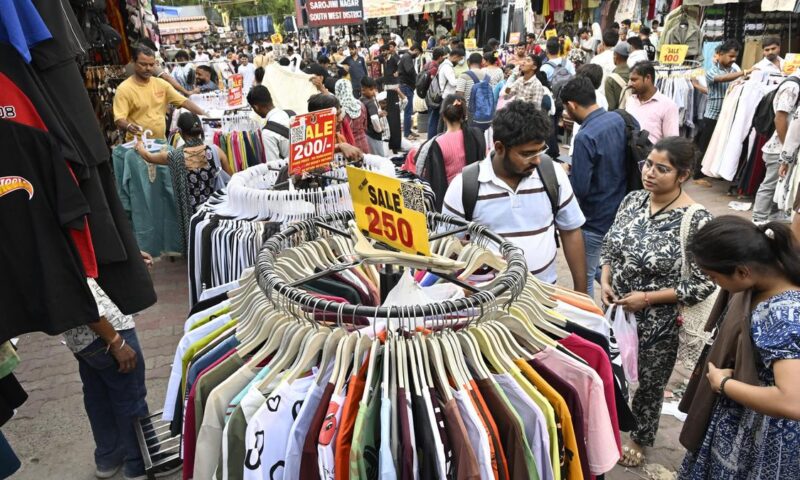 Sarojini traders find fault with NDMC’s vending process