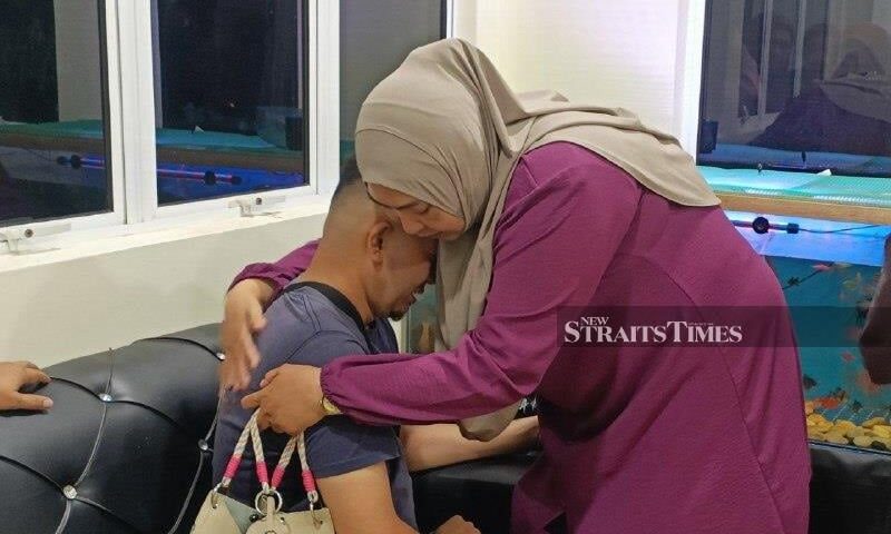 Couple killed in crash: Son recalls mother’s Aidiladha wish for dendeng, strawberries