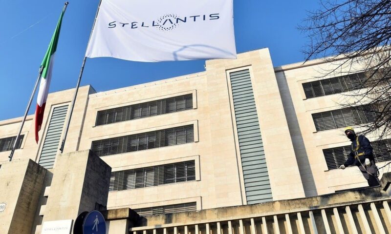 “ستيلانتيس” تعتزم استثمار 60 مليار يورو مع تقليص الإنتاج في أوروبا