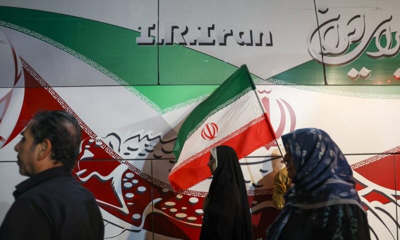 إيران تتخوف من تكرار سيناريو 2023.. وتتمسك بأموالها المجمدة