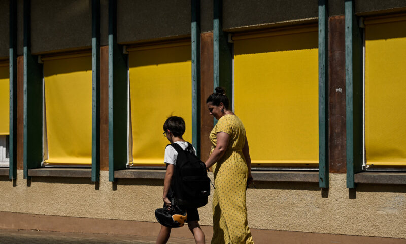As Climate Change Extends Europe’s Heat Season, Schools Bake