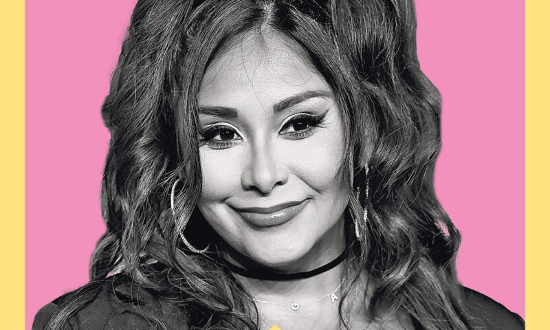 Nicole Polizzi of ‘Jersey Shore’ Relaxes by Watching Zombies