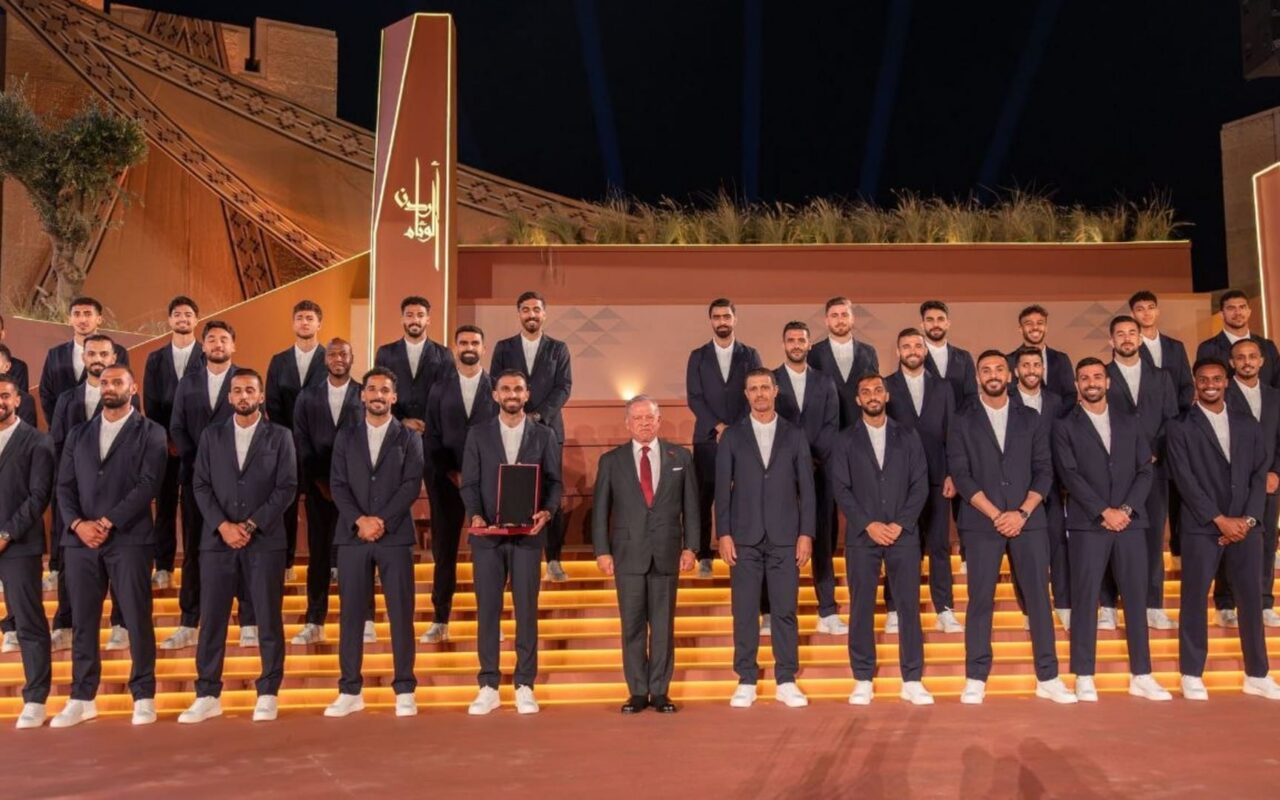 هكذا كرّم العاهل الأردني لاعبي منتخب “النشامى” بعيد الاستقلال الـ80