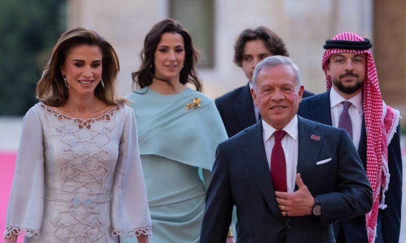 الملكة رانيا تشارك صورًا من الاحتفال بعيد استقلال الأردن الـ80