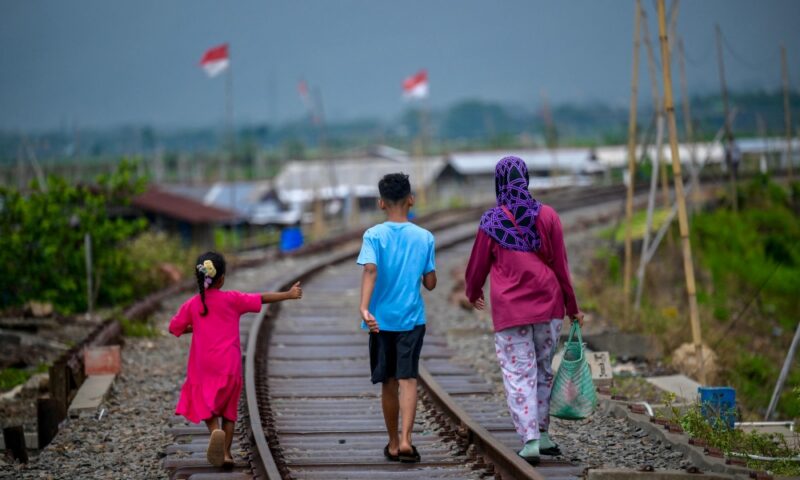 Indonesia shuts 172 illegal railway crossings as accidents top 1,000 in three years
