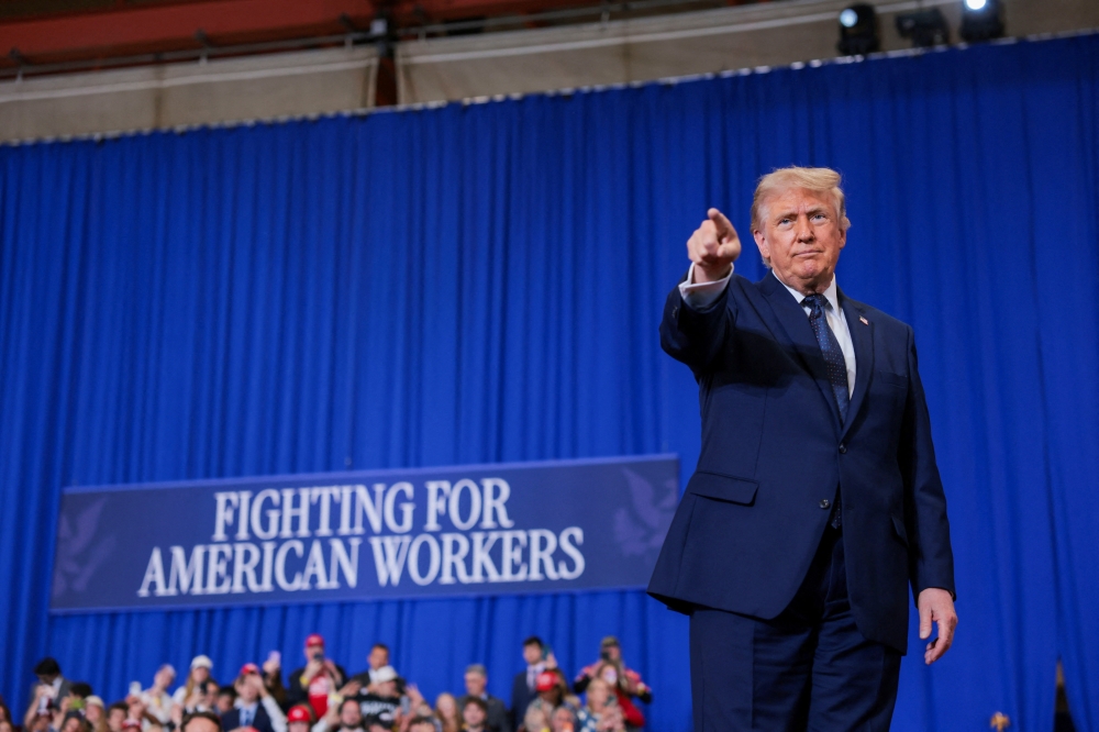 Trump says Iran deal ‘largely negotiated’, dispute over strait reopening